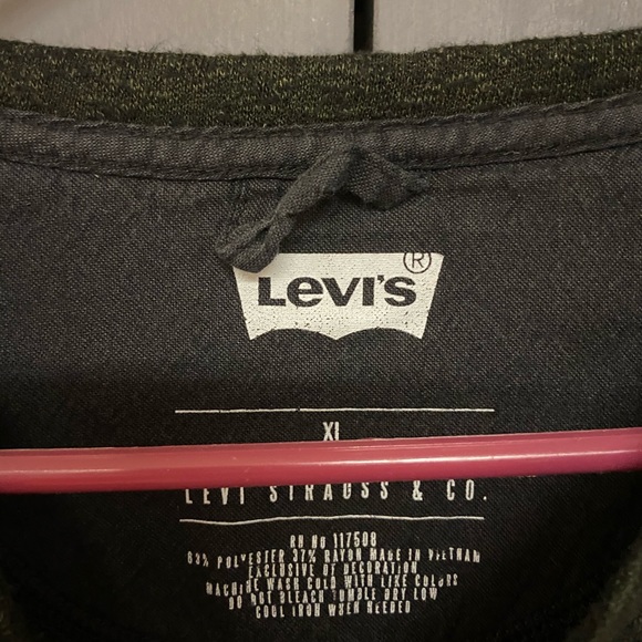 Levis long sleeve shirt - Picture 3 of 3
